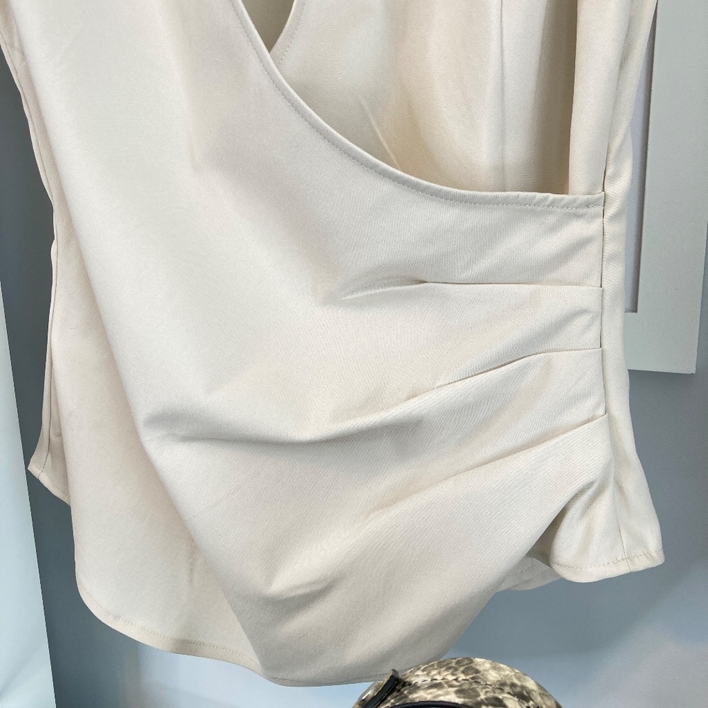 ๐ EXPRESS ULTIMATE TOP NWOT - Picture 6 of 10